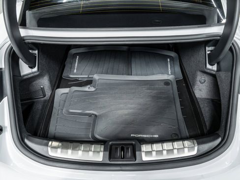 Used 2022 Porsche Taycan Turbo S image 18