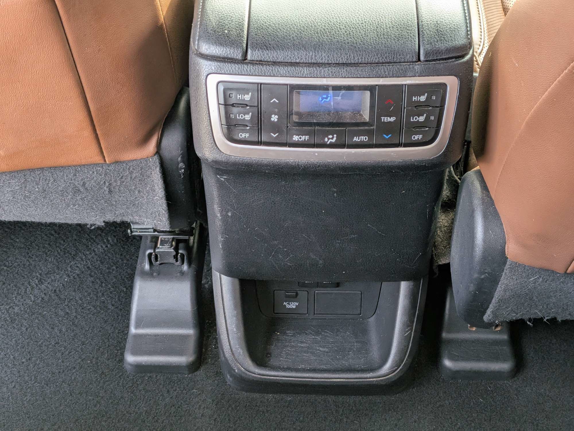 Used 2018 Toyota Highlander Limited Platinum FWD image 16