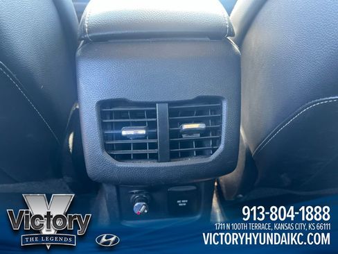 Used 2017 Ford Fusion Energi Titanium FWD image 11