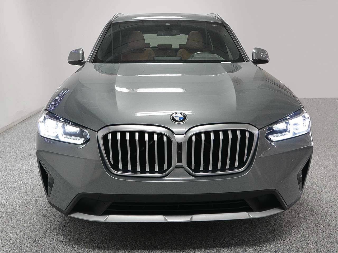 Used 2024 BMW X3 sDrive30i w/ Convenience Package RWD image 2