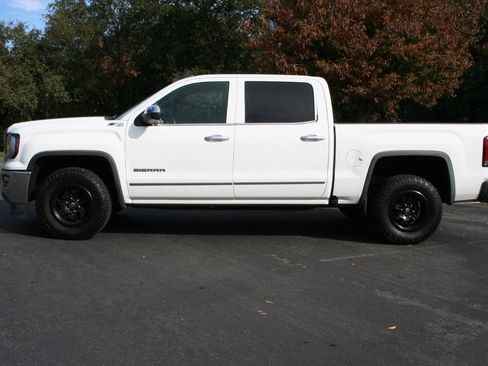 Used 2016 GMC Sierra 1500 SLT w/ Suspension Package, Off-Road image 8