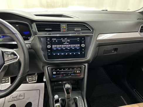 Certified 2024 Volkswagen Tiguan SE R-Line AWD/4WD image 18