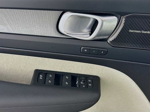 New 2026 Volvo XC40 B5 Ultra w/ Climate Package image 17