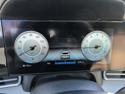 Used 2023 Hyundai Elantra Limited w/ Cargo Package image 21