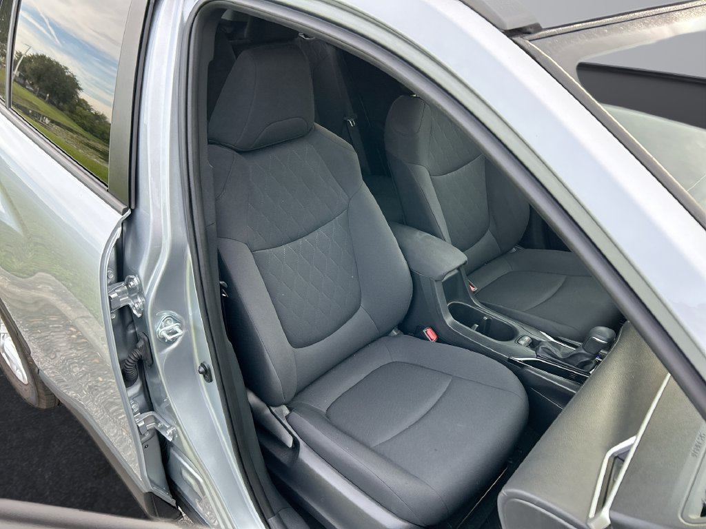 Used 2024 Toyota Corolla Cross LE FWD image 31