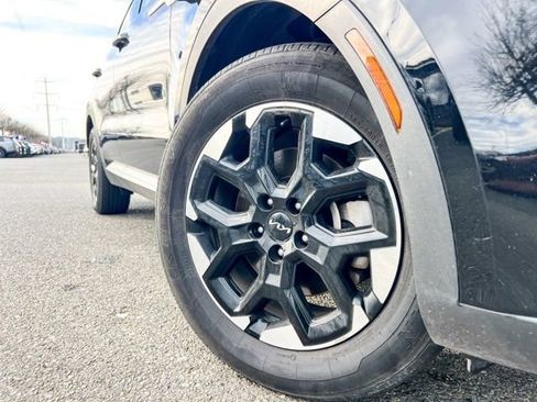 Certified 2024 Kia Sorento S image 2