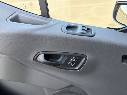 New 2026 Ford Transit 250 148 High Roof RWD image 18