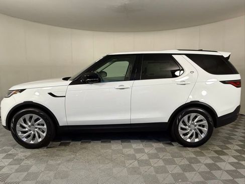 Certified 2025 Land Rover Discovery S image 3