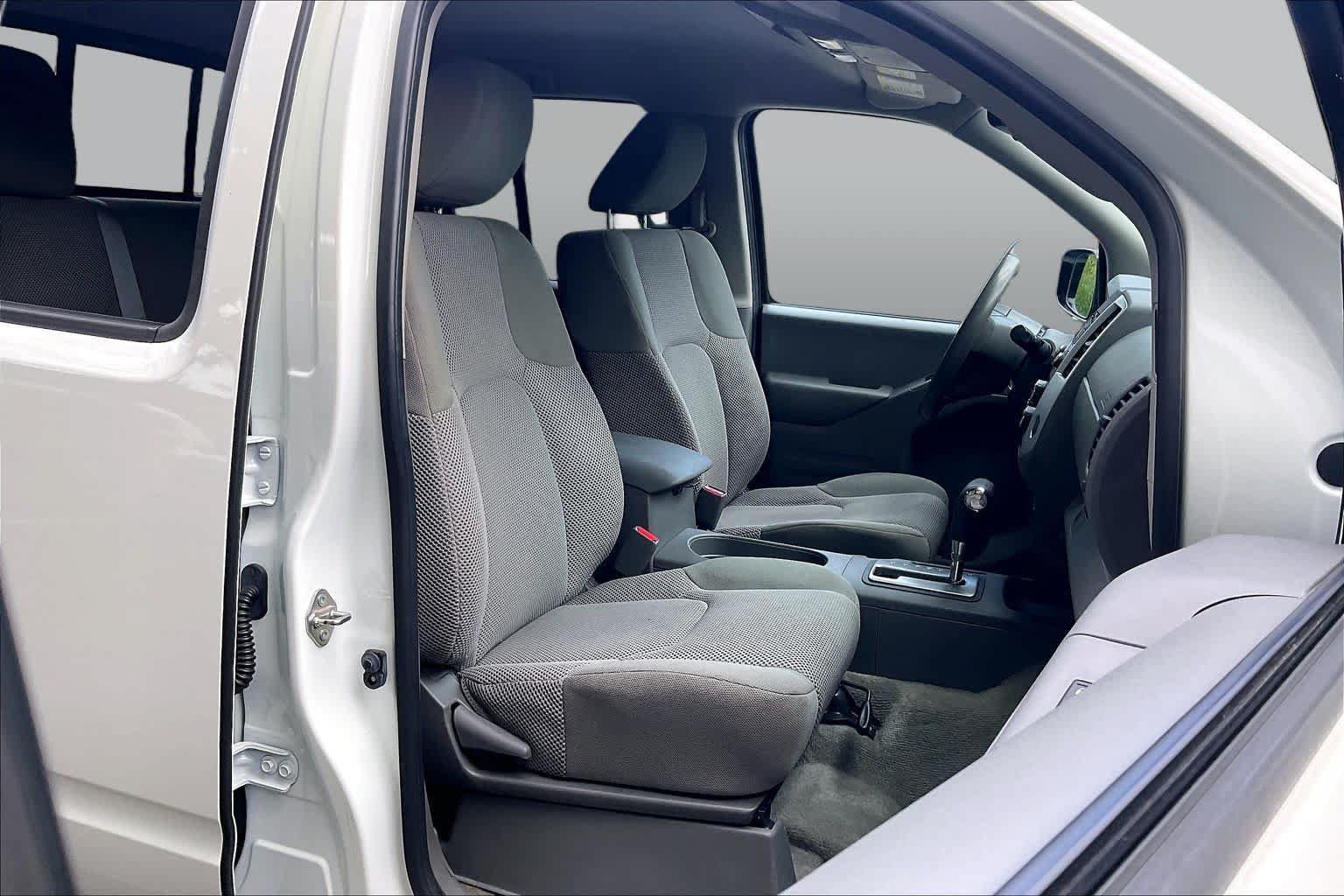 Used 2018 Nissan Frontier SV w/ Value Truck Package RWD image 8