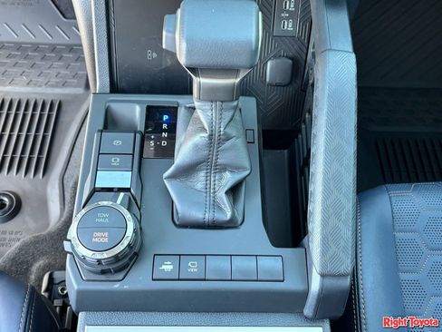 Used 2026 Toyota 4Runner Platinum AWD/4WD image 29