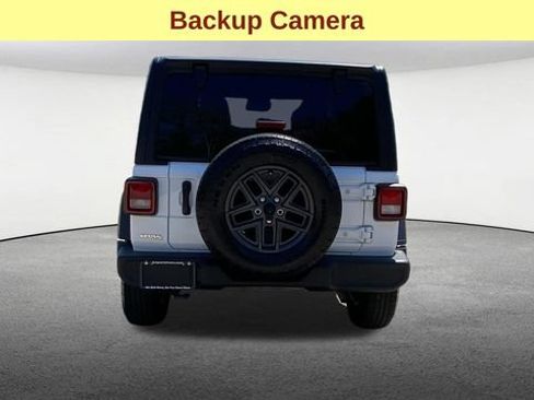 Used 2025 Jeep Wrangler Unlimited Sport AWD/4WD image 7