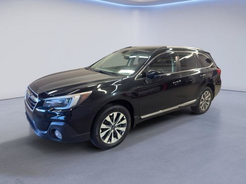 Used 2018 Subaru Outback 2.5i Touring AWD/4WD image 3