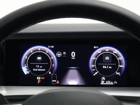 New 2025 Volkswagen Tiguan SE image 18