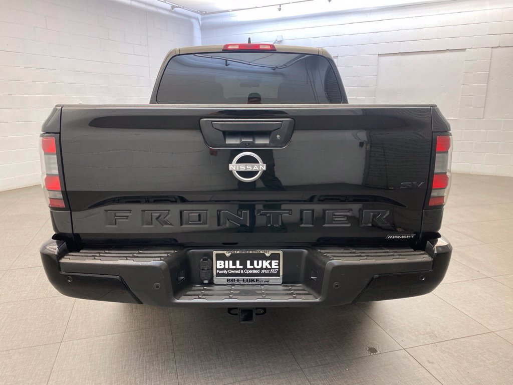 Used 2023 Nissan Frontier SV w/ Midnight Edition Package RWD image 8