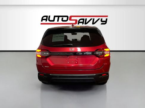 Used 2025 Honda Pilot EX-L image 6