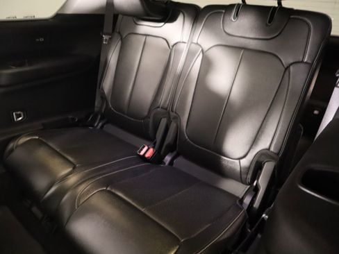 Used 2023 Jeep Grand Cherokee L Limited w/ Luxury Tech Group II image 14