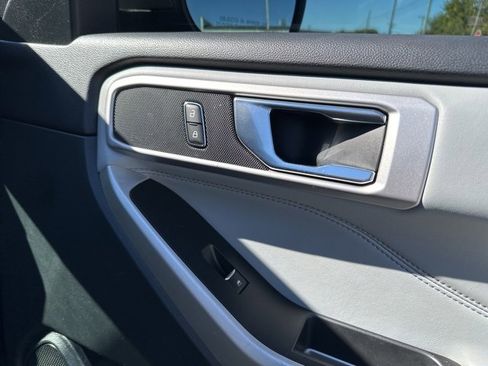 Used 2021 Ford Explorer XLT w/ Equipment Group 202A image 25