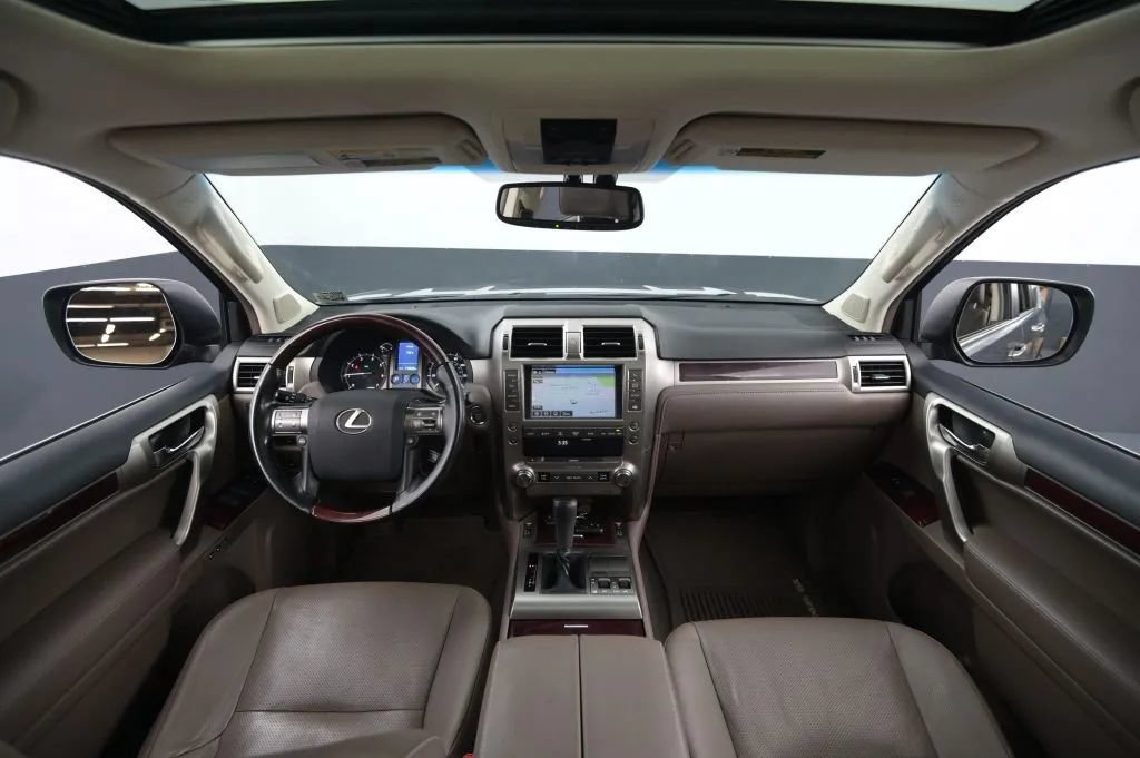 Used 2018 Lexus GX 460 Premium w/ Premium Package AWD/4WD image 31
