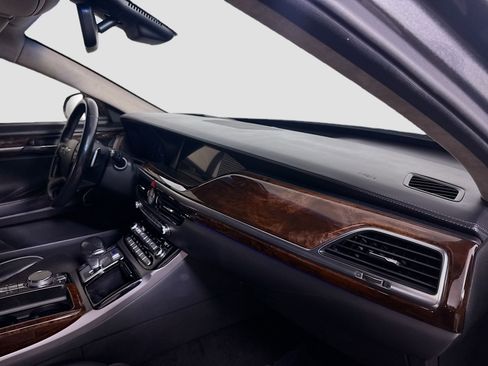 Used 2019 Genesis G90 3.3T Premium image 30