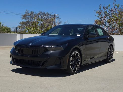 New 2027 BMW 550e xDrive w/ Executive Package AWD/4WD image 3