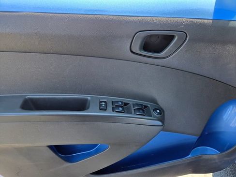 Used 2014 Chevrolet Spark LT FWD image 18