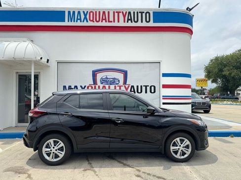 Used 2024 Nissan Kicks S FWD image 22