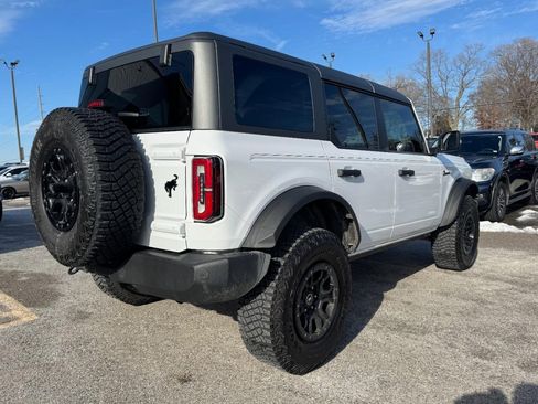 Used 2023 Ford Bronco Wildtrak image 3