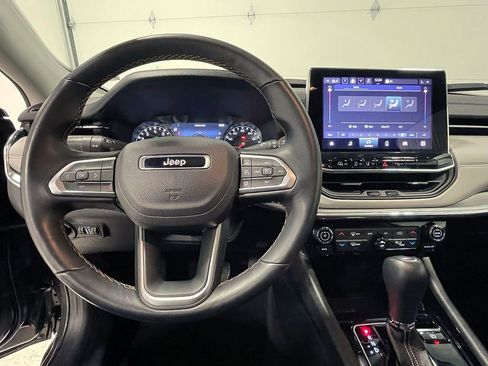 Used 2022 Jeep Compass Limited image 34