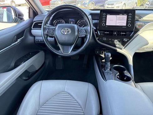 Used 2024 Toyota Camry SE image 10