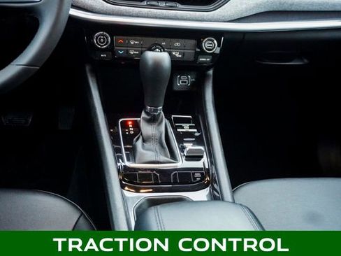 Used 2023 Jeep Compass Latitude image 11