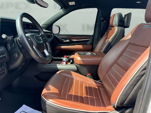 Used 2023 GMC Yukon XL Denali Ultimate AWD/4WD image 12
