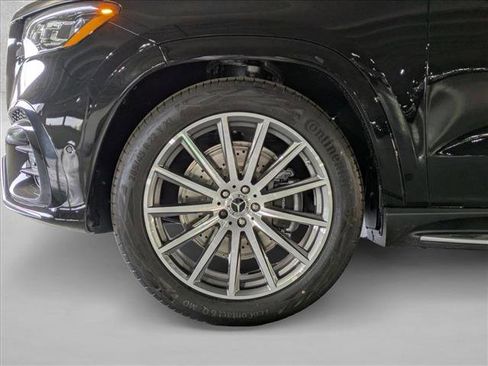 New 2026 Mercedes-Benz GLS 580 4MATIC image 9