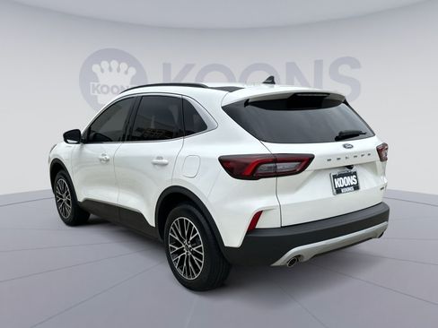 Used 2025 Ford Escape SE FWD image 8