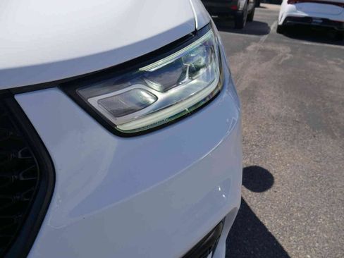 Certified 2024 Chrysler Pacifica Limited FWD image 24