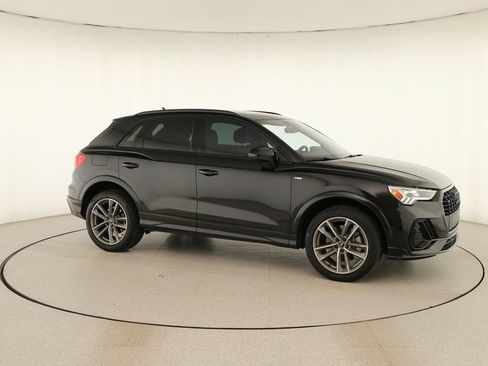 Used 2022 Audi Q3 2.0T Premium Plus AWD/4WD image 9