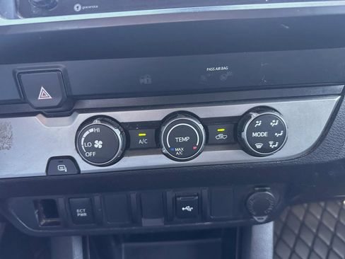 Used 2020 Toyota Tacoma SR RWD image 21