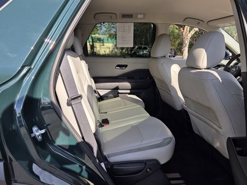 Used 2025 Nissan Pathfinder SL FWD image 22