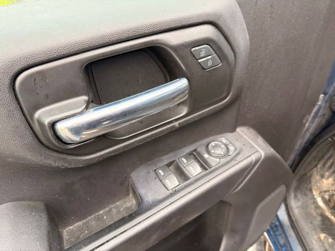 Used 2023 Chevrolet Silverado 1500 Custom image 15