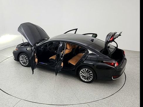 Used 2025 Lexus ES 300h w/ Accessory Package (Z2) image 38