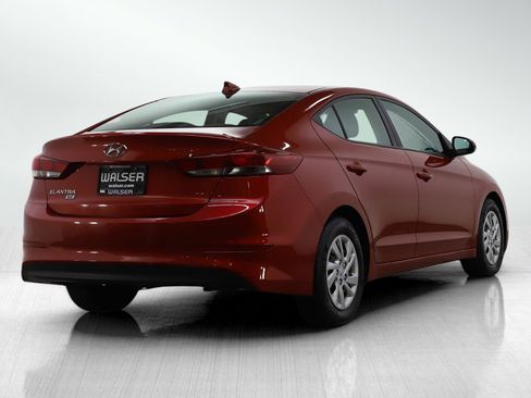Used 2017 Hyundai Elantra SE image 5