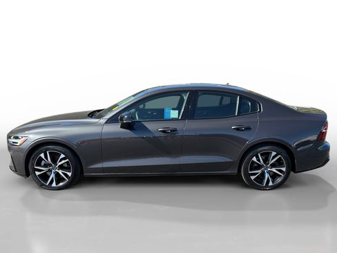 Used 2024 Volvo S60 B5 Plus image 2