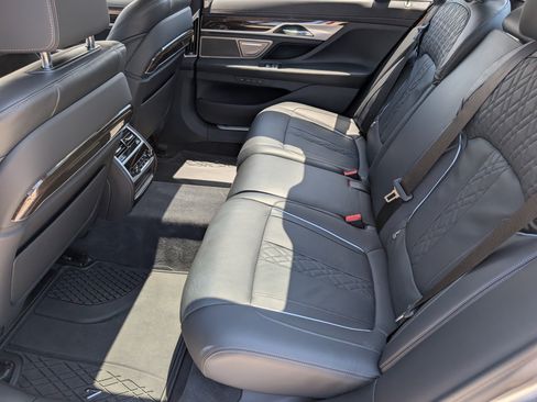 Used 2022 BMW M760i xDrive w/ Luxury Rear Seating Package AWD/4WD image 11