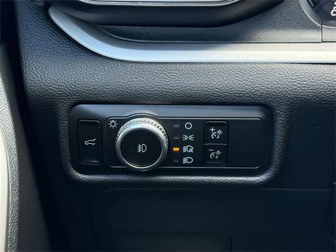 Certified 2022 Ford Explorer XLT w/ Equipment Group 202A image 22