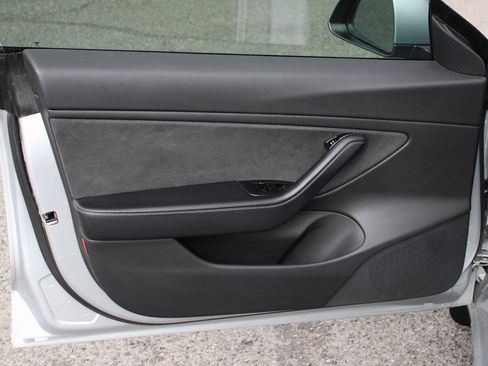 Used 2018 Tesla Model 3 Long Range image 15