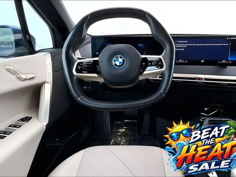 Used 2023 BMW iX xDrive50 AWD/4WD image 6