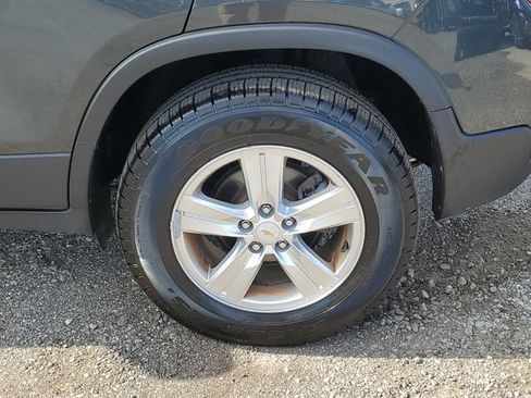 Used 2018 Chevrolet Trax LT w/ LT Convenience Package AWD/4WD image 5
