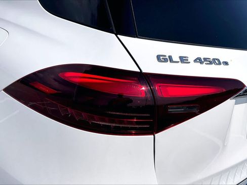 Used 2025 Mercedes-Benz GLE 450e 4MATIC image 29