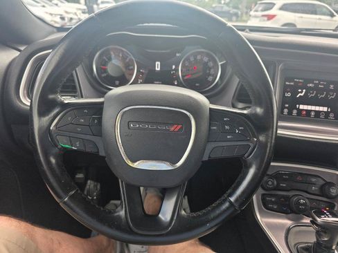 Used 2019 Dodge Challenger SXT RWD image 11