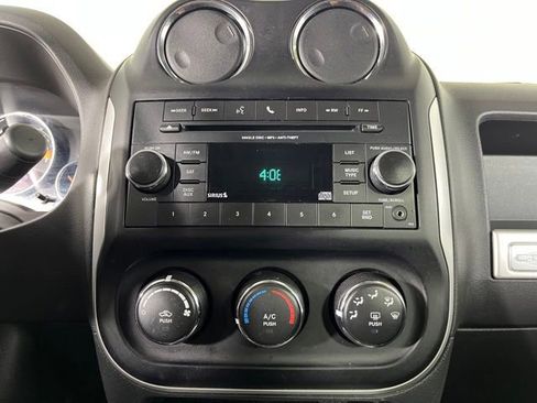 Used 2017 Jeep Compass Latitude AWD/4WD image 23