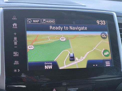 Used 2017 Honda Pilot Touring image 13